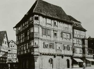 Mosbach, Marktplatz, Palmsches Haus und rechts angebaut der Rosenberger Hof