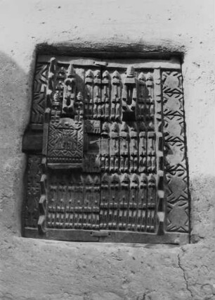 Cercle de Badiagara. Porte de grenier