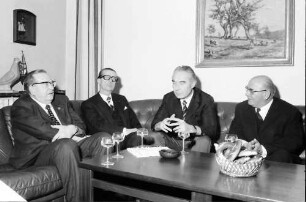 Freiburg: Regierungspräsidium; Verabschiedung in den Ruhestand; Direktor Wiederhold, Präsident Bolder, Regierungspräsident Person, Präsident Seiterle