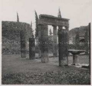 Pompeji, Eingangshalle zum Großen Theater, Portikus