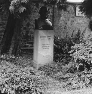 Heinrich Schmitz; Darmstadt, Alter Darmstädter Friedhof III Mauer 8