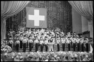 Luzern: Festhalle, Stadtmusik Luzern in Uniform