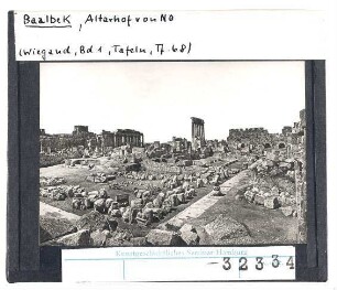Baalbek: Altarhof von Nordosten