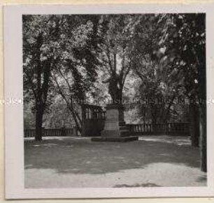 Bonn, Alter Zoll, Arndt-Denkmal