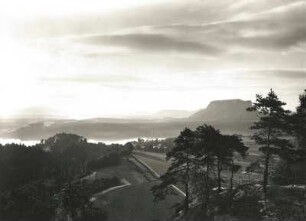 Sächsische Schweiz. Blick vom Rauenstein nach Südost zum Lilienstein