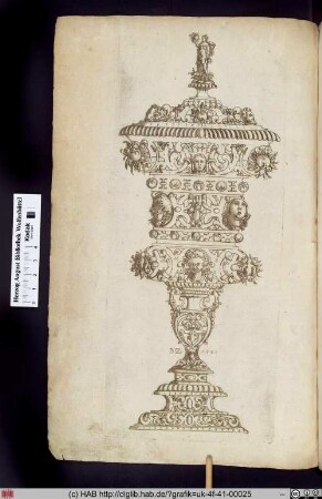 Deckelpokal, mit Früchten, Ornamenten und Masken verziert