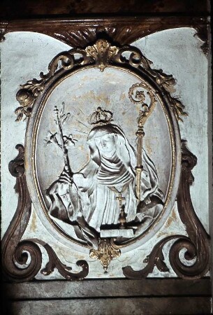 Relief: Heilige Äbtissin