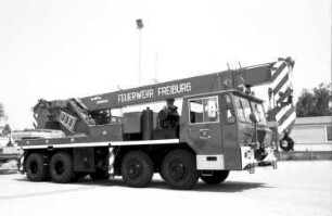 Freiburg: Neuer 36 t Kranwagen, KW 25, vollhydraulicher Bergungskran
