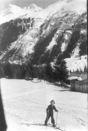 Winterurlaub in den Alpen. Ramon-Joachim Gerhardt beim Skilaufen