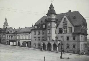 Treuen, Rathaus : Treuen. Markt mit Rathaus. Turm der Stadtkirche