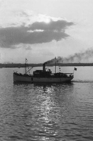 Reisefotos Dänemark. Kopenhagen. Dampfer im Hafenbecken