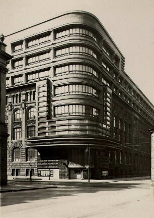 Berlin-Mitte. Ansicht des, von 1900-1903 errichteten, Druck-und Verlagshaus Rudolf Mosse (Umbau 1921-1923 im Stil der Neuen Sachlichkeit). Hier Eckansicht Jerusalemer Straße
