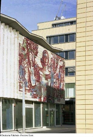 Dresden-Altstadt, Prager Straße 3 und 3a. Ehem. Restaurant "Bastei" mit dem Wandbild "Dresden grüßt seine Gäste" (1968-1969; K. Sillack, R. Lipowski) und Geschäftshaus (Nr. 3a)