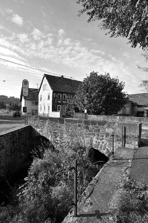 Brücke über den Gilgbach (Brücke); Ulrichstein, Gilgbach (Wohnfelder Straße)