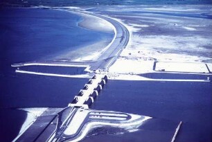 Bau der Schiffsschleusenanlage Eidersperrwerk