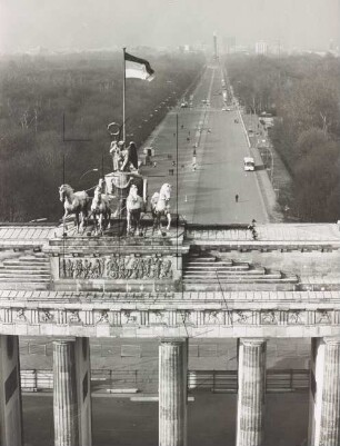 Brandenburger Tor in Berlin : Blickrichtung Westen