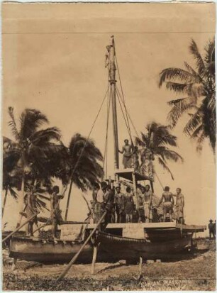 Doppelboot mit Besatzung