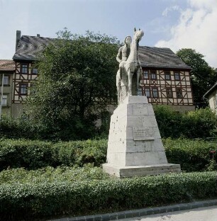 Bad Langensalza. Reiterstandbild & Denkmal für gefallene Soldaten des thüringischen Ulanenregiments Nummer 6. Vorderansicht