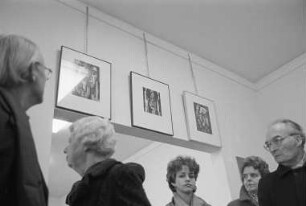 Ausstellung "Bildnerische Arbeiten/Malen" aus den Kursen des letzten Semesters an der Volkshochschule Karlsruhe