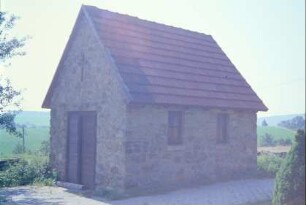 Leichenhalle auf dem Friedhof