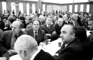 Forchheim: Festzelt; Ehrengäste mit: Filbinger, Minister Weiser, Nothhelfer, Ungern-Sternberg, Dekan Jutzler, Schill
