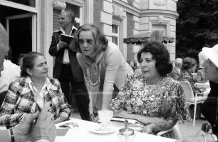 25. Jubiläumstagung 1975 Medizin; Proteste im Hotel Tannenhof, Bad Schachen: Damen, rechts: Frau Hilzer