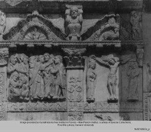 Hauptportal : Linkes Relieffeld