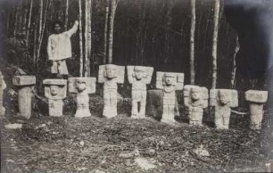 Atlantenfiguren der Maya-Kultur (Sammlung Richard Wegner 1869/1931)