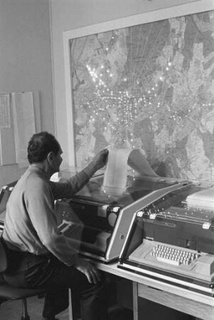 Kontrolle der Ampel-Signalanlagen im Stadtgebiet von Karlsruhe durch Fernschreiberaufzeichnungen