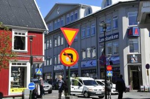 Straßenszene im Innenstadtbereich von Reykjavik : Straßenszene, aufgenommen in der City der isländischen Hauptstadt Reykjavik am 29. Mai 2012