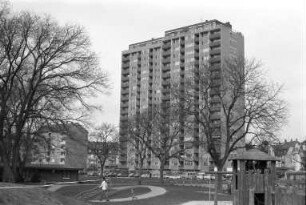 Zwangsversteigerung des von Bauherr Iraj Ghandchi erbauten Wohnhochhauses Liebigstraße 10 - 12