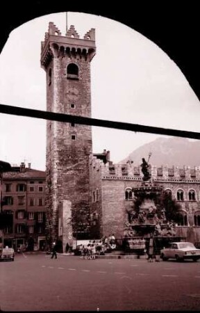 Trient: Palazzo Pretorio, mit Uhrturm