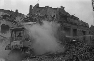 Abbruch von einsturzgefährdeten Häusern in der Altstadt.