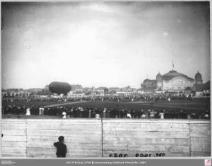 Internationale Luftschiffahrt-Ausstellung (ILA): Festplatz mit Luftschiff und Festhalle