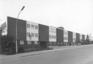 Kiel. Erweitertes Fabrikationsgebäude der Firma Wöhlk-Contactlinsen