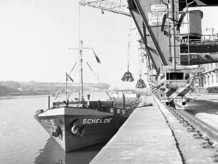 Gemeinderatsbeschluss zur Teilprivatisierung des Rheinhafens Karlsruhe.