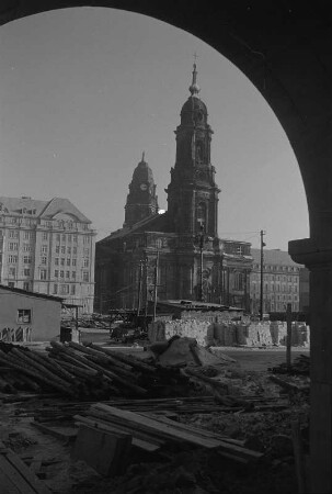 Dresden-Altstadt, Altmarkt. Baustelle. Ostseite, Kreuzkirche und Rathaus mit Rathausturm
