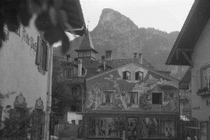Oberammergau: Haus mit Laden für kirchliche Holzschmitzkunst