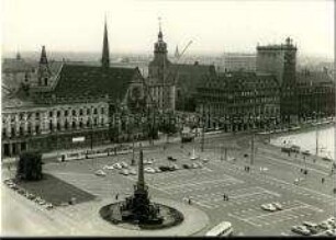 Der Karl-Marx-Platz mit der Universitätskirche St. Pauli in Leipzig