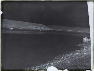 Flusslandschaft bei Niedrigwasser
