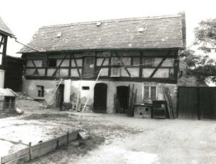 Niederalbertsdorf (Langenbernsdorf-Niederalbertsdorf), Dorfstraße 137. Vierseithof (E. 18. Jh.). Stall. Hofansicht