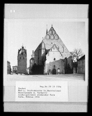 Zerbst, Stifts- und Hofkirche Sankt Batholomäi, Westfassade mit Vorhalle