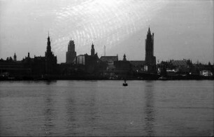 Antwerpen: Blick auf die Stadt von der Schelde