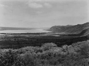 Mount Hanang : Blick auf den Lake Balangida. Rechts Abhänge des Rift Valley des Ostafrikanischen Grabenbruchs