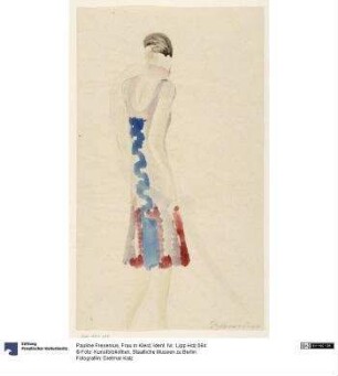 Frau in Kleid