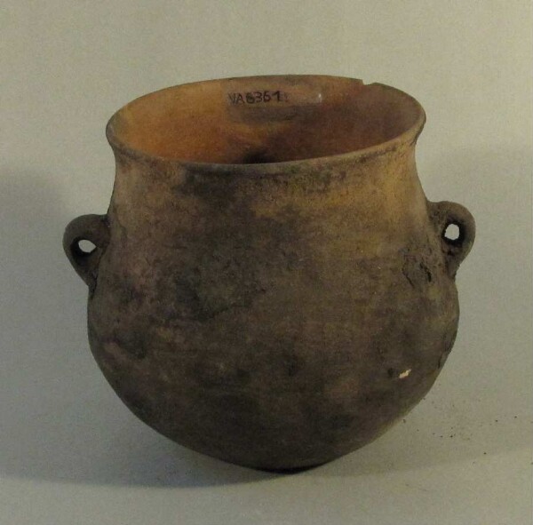 Clay vessel