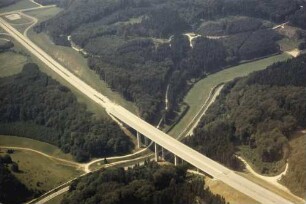 Lindletalbrücke, Luftaufnahme, Trassierung, B 466, Links AS Heidenheim.