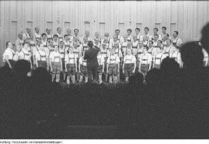 Dresden, Auftritt einer Volkstanzgruppe, Sommer- und Herbstkonzert des Sächsischen Bergsteigerchors "Kurt Schlosser" Dresden / Reproduktionen von Kurt Schlosser, 1960-1961