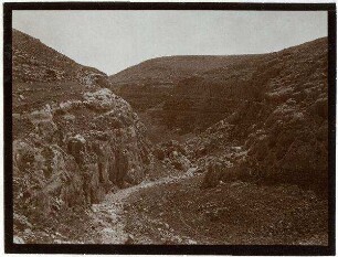 V. ch. [chirbet] el-miktara Blick ins Engtal n. O: