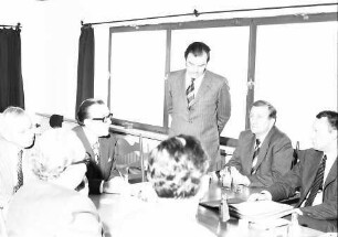 Kehl: Hafensiloturm; Regionalverband Südlicher Oberrhein, Pressefahrt mit Minister Eduard Adorno; Pressekonferenz im Hafen